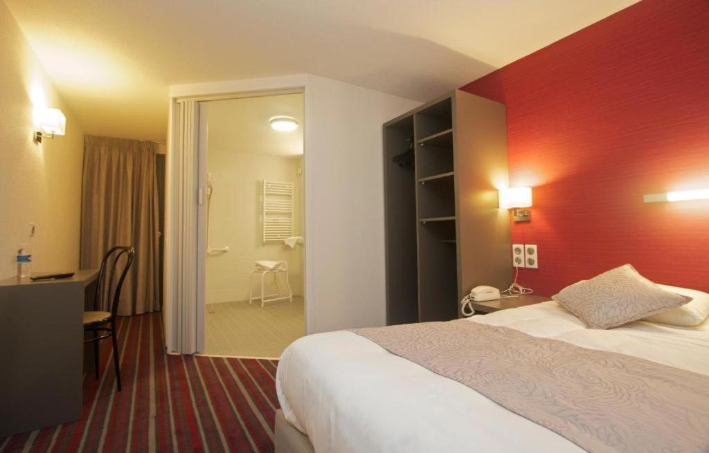 Brit Hotel Lorient Le Kerotel Bagian luar foto